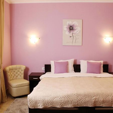 Apartments Paradisos Kragujevac Buitenkant foto